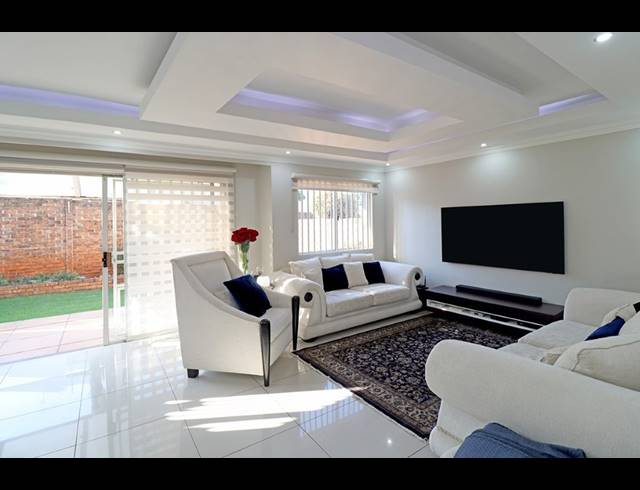 3 BEDROOM TOWNHOUSE FOR SALE IN BRUMA